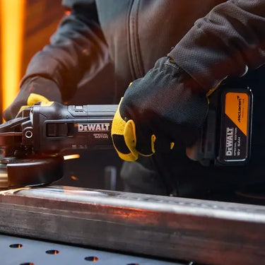 Polizor unghiular, cu 2 acumulatori, 18 V, 5 Ah, DeWalt McLaren DCG45MP2T-QW