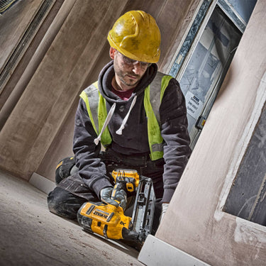 DeWalt Pistol de batut cuie in beton 18V XR Brushless fara acumulator DCN890N-XJ