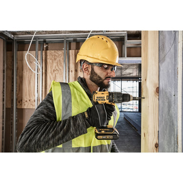 DeWalt Masina de gaurit/insurubat cu percutie, fara perii 18V XR 2x1.5Ah DCD778S2T-QW